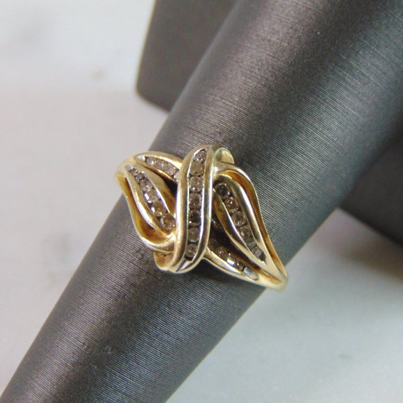 Womens Vintage Estate 10K Yellow Gold Diamond Cluster Ring...